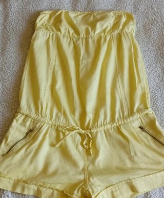 Mono corto talla M amarillo sin tirantes Bershka