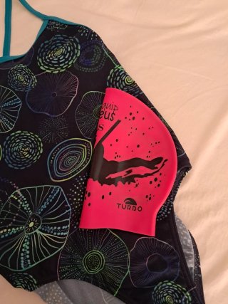 Bañador niña Speedo. Regalo gorro turbo