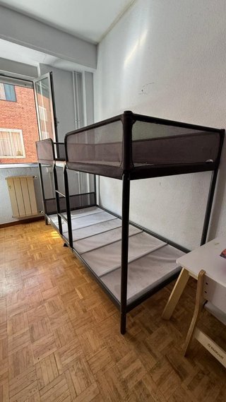 Litera IKEA Tuffing Gris Oscuro
