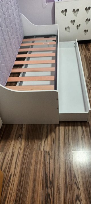 Cama juvenil nido blanca con estantería