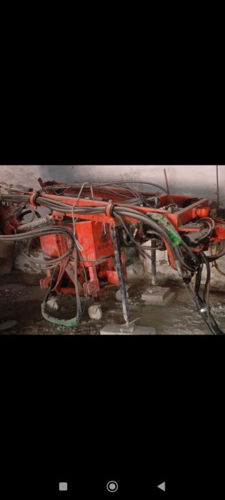 Tractor vibratorio Montabert