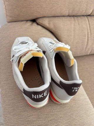 Zapatillas Nike Cortez Gris y Marrón