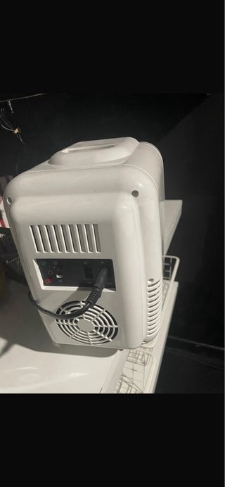Nevera mini Cecotec retro blanca