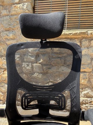 Silla de oficina ergonómica negra
