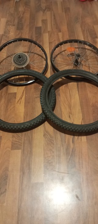 Llantas y cubiertas 20 pulgadas