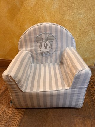 Sofá infantil Mickey Mouse gris