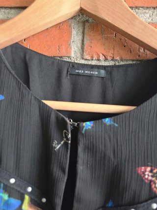 Vestido corto IKK estampado mariposas
