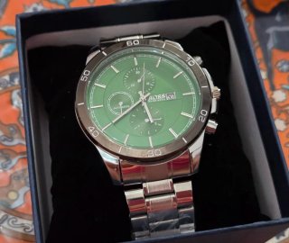 Reloj nuevo conCorrea Metal en caja