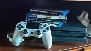 Consola PS4 TB Negra + Mando + Juegos