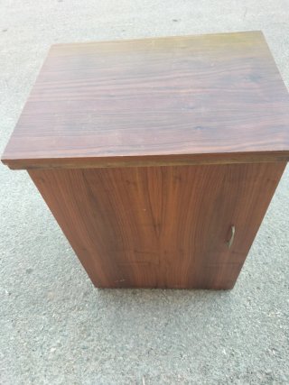 Máquina de coser Singer antigua está completa
