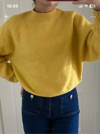 Jersey amarillo cuello alto