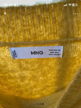 Jersey amarillo cuello alto