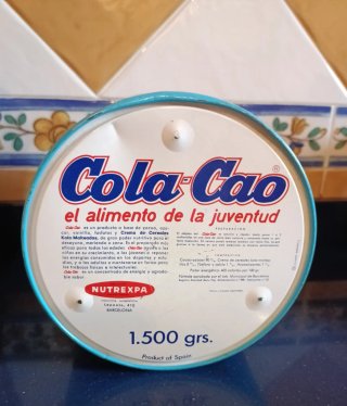 Preciosa lata cilíndrica Cola Cao Vintage,muy buen