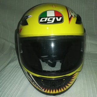 Casco AGV firmado Valentino Rossi 46 Amarillo