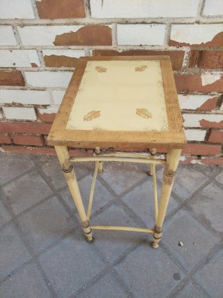 Mesa auxiliar o café Venecia vintage dorada retro
