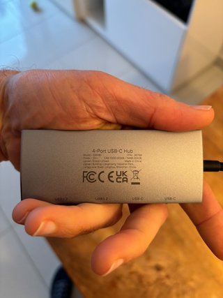 Hub 10 Gbps - 2 USB-C + 2 USB-A _ Rápido!