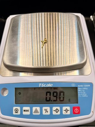 COLGANTE DE CRUZ CON CRISTO DE ORO 18K 0.90GR