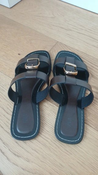 Sandalias Zara planas doble tira hebilla