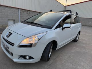 Peugeot 5008 2012