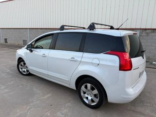 Peugeot 5008 2012