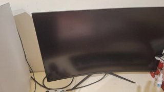 PC Sobremesa + Monitor En Negro.