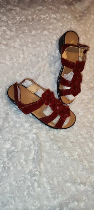 Sandalias Rojas Flores Talla 37 Nuevas