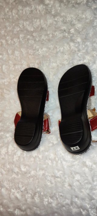 Sandalias Rojas Flores Talla 37 Nuevas