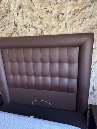 Cabecero de piel chocolate
