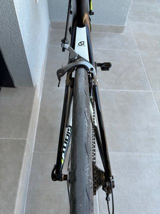 Bicicleta Giant Advanced Negra y Verde