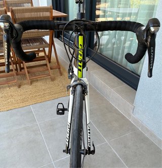 Bicicleta Giant Advanced Negra y Verde