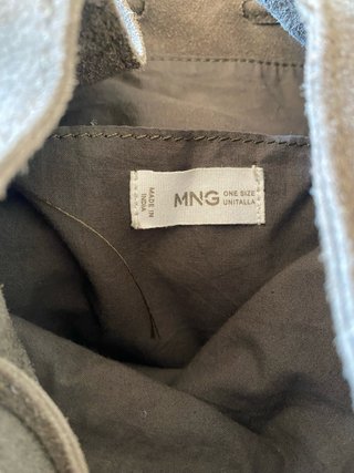 Bolso gris tachuelas Mango