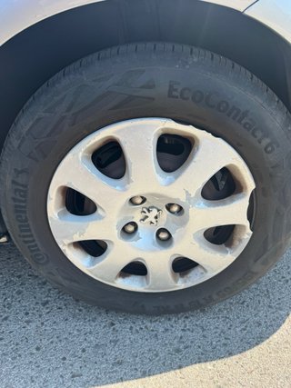 4 Llantas Hierro con Tapacubos Peugeot