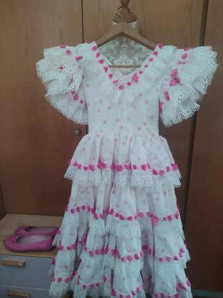 Vestido de sevillanas blanco y rosa talla 2-5años