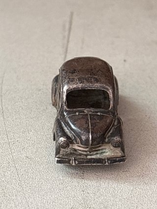 Coche de plata antiguo