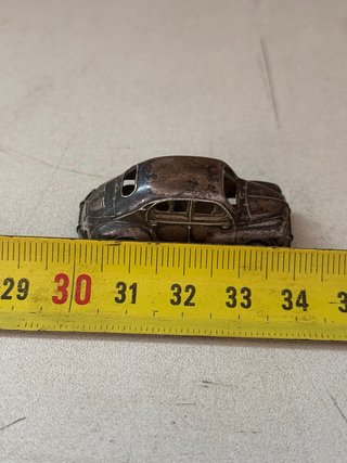 Coche de plata antiguo