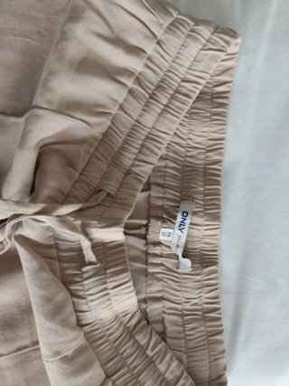 Pantalón largo beige ONLY