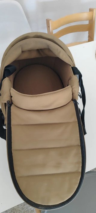 Capazo Babyzen Yoyo color Toffee + capazo plegable