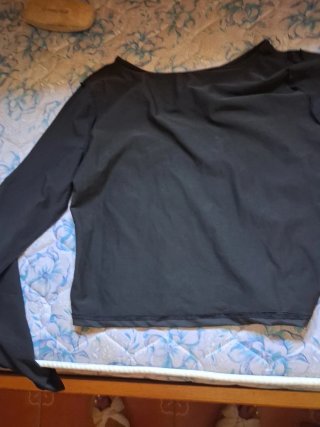 Paquete de ropa ,equipo de ejercicio,chancla.y mas