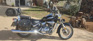 Suzuki Intruder 250 Cruiser Negra