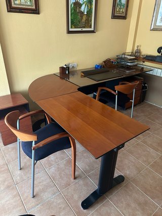 Tavolo da ufficio in legno