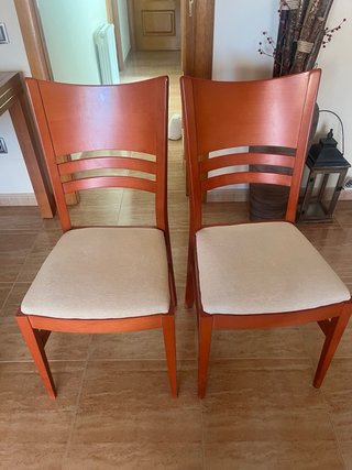 4 Sillas de Comedor Madera y Tela