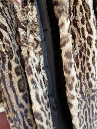 Abrigo piel pelo leopardo