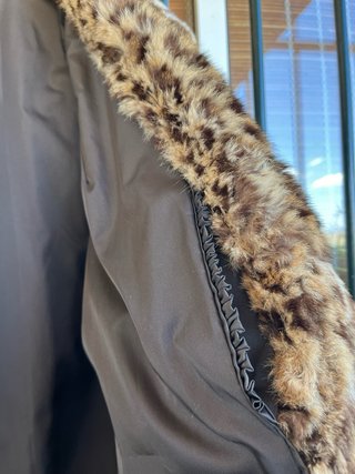 Abrigo piel pelo leopardo