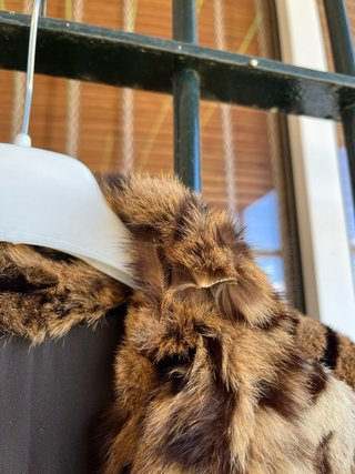 Abrigo piel pelo leopardo