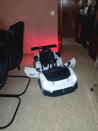 Coche a batería infantil negociable
