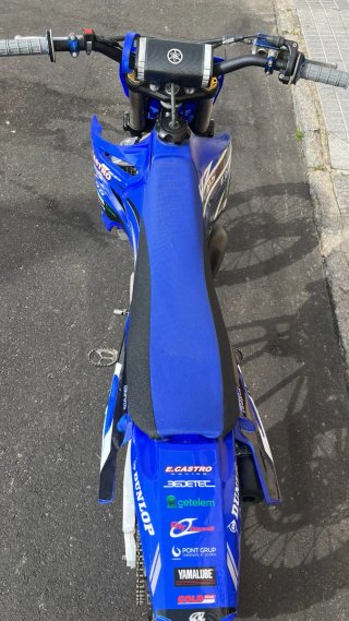 Moto de motocross Yamaha YZ85 del año 2021