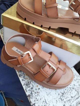 Sandalo donna marrone con fibbia