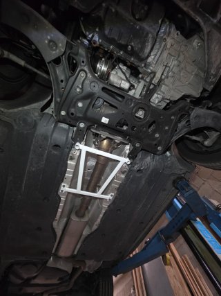 Barra Chasis Inferior Central León MK4 KL