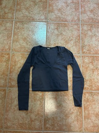 Top manga larga gris oscuro Stradivarius