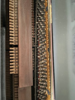 Piano Vertical August Förster Acharolado
